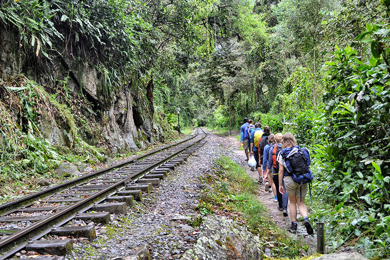 hiking-to-hidro-aguas calientes