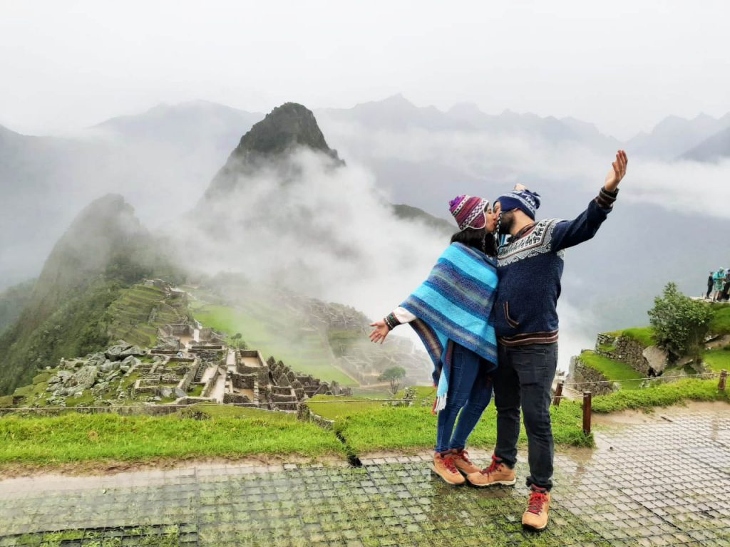 machu-picchu-some-passengers-celebrating